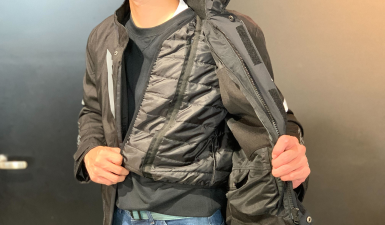 実用性とデザイン性の融合 ― VELOCE D-Dry® JACKET
